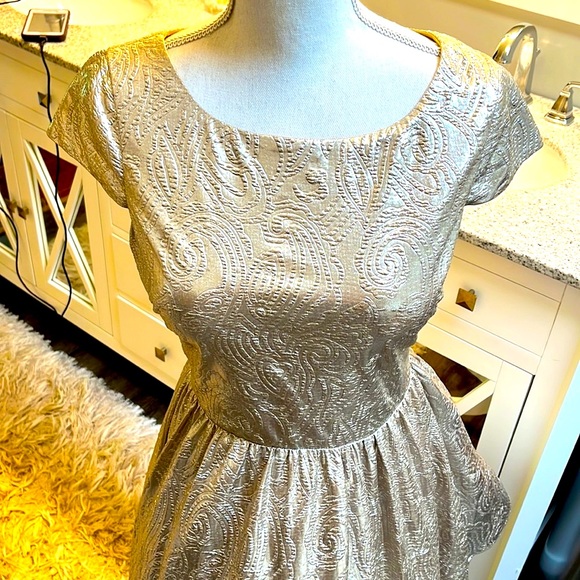 Adrianna Papeli Harvey Logan Metallic Dress - Picture 2 of 12